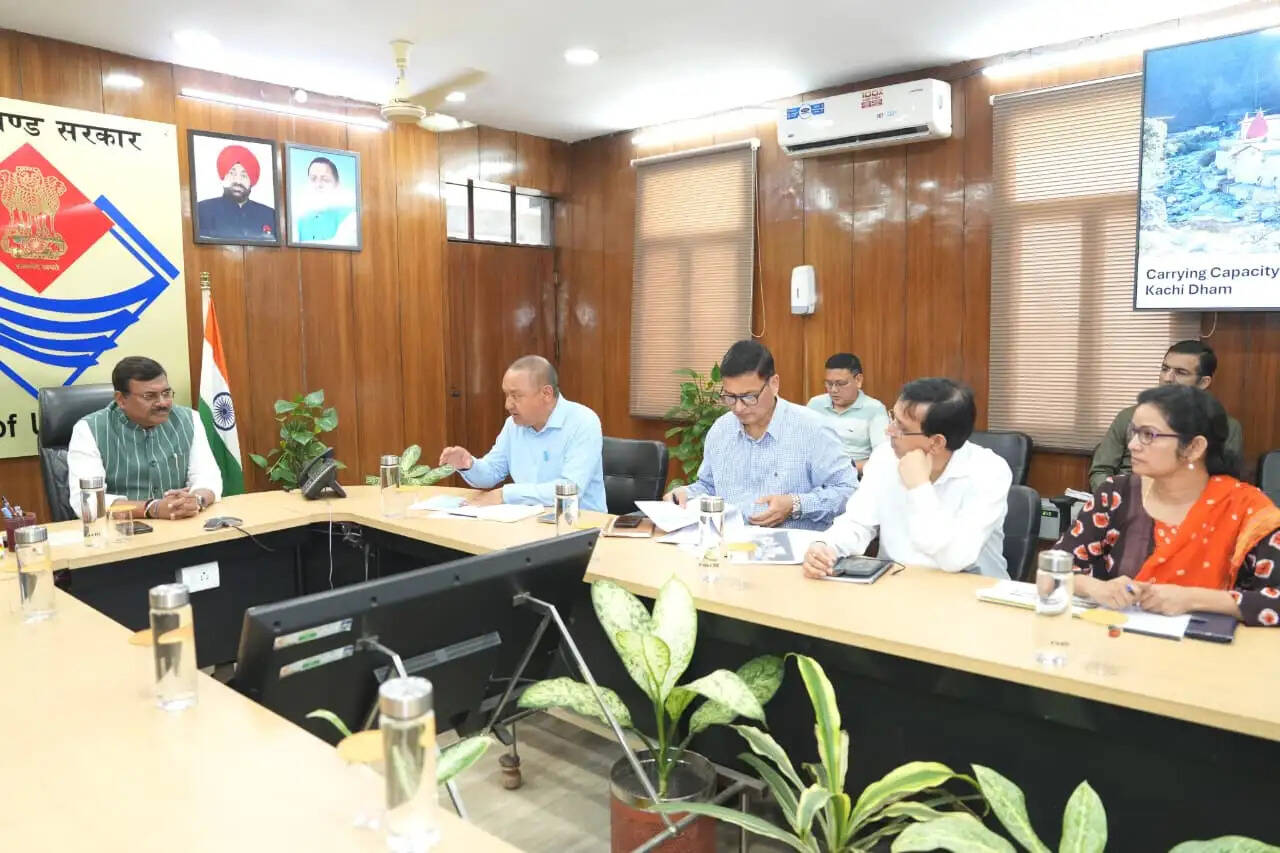 कैंचीधाम मेला की तैयारियों को लेकर मुख्य सचिव की समीक्षा बैठक