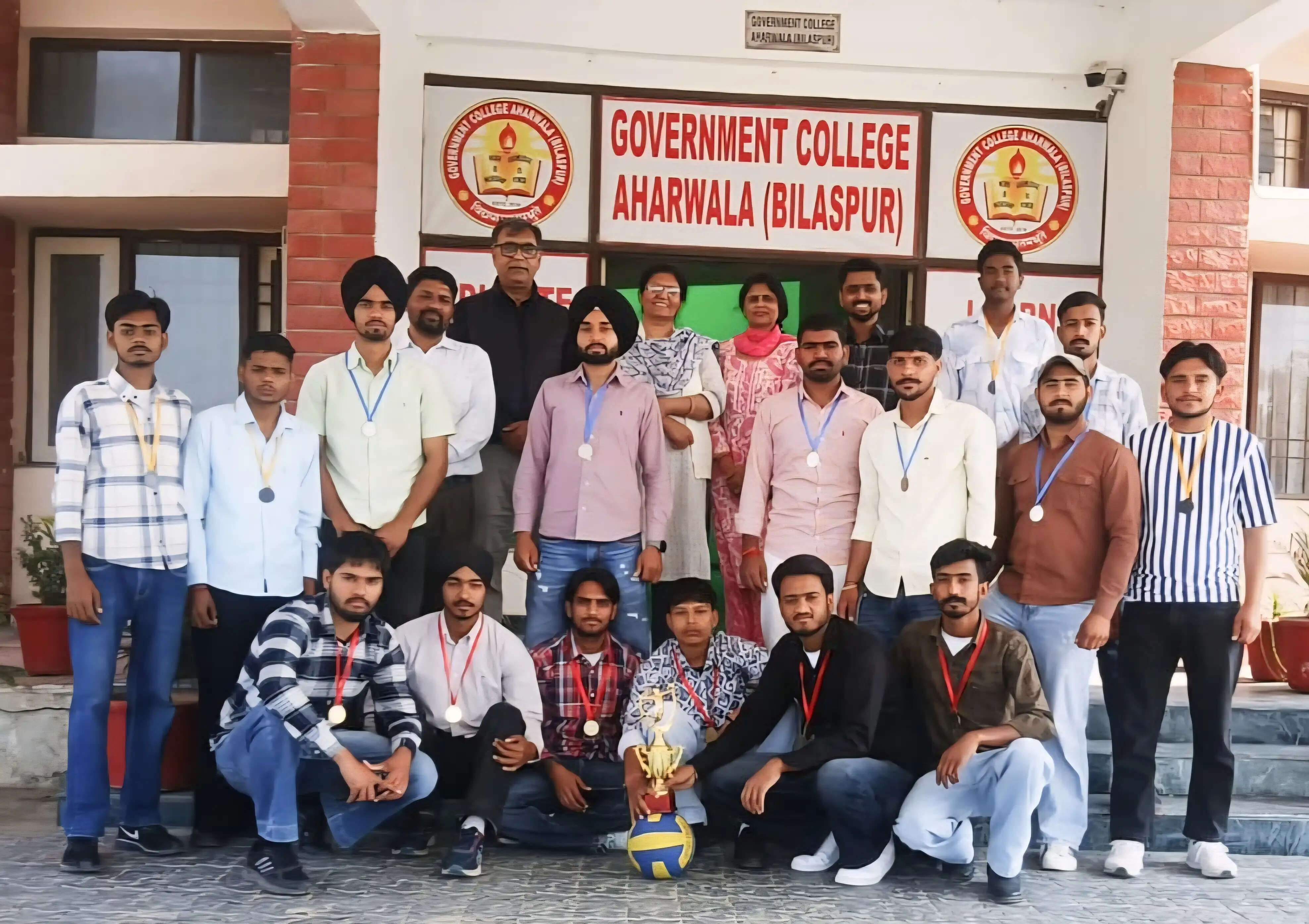 यमुनानगर:अंतर-विभागीय वॉलीबॉल प्रतियोगिता में खिलाड़ियों का शानदार प्रदर्शन