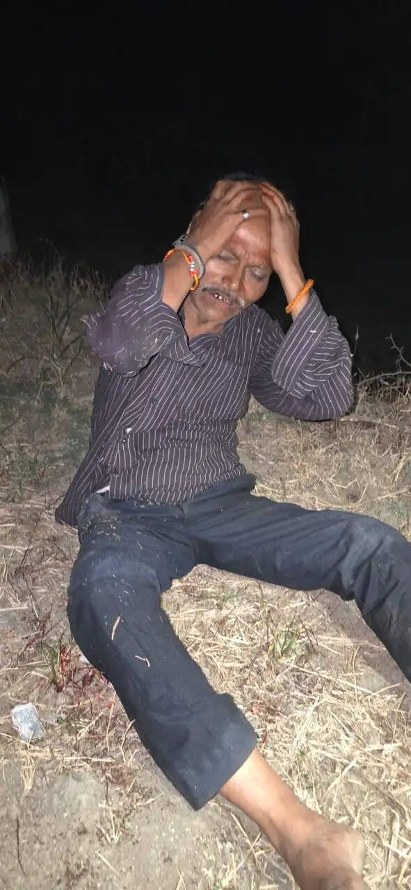 सर्राफा कारीगर की हत्या का आरोपी मुठभेड़ में गिरफ्तार, पैराें में लगी गोली