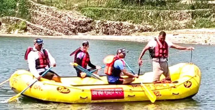 गंगा स्नान के दौरान युवक डूबा, सर्च ऑपरेशन जारी