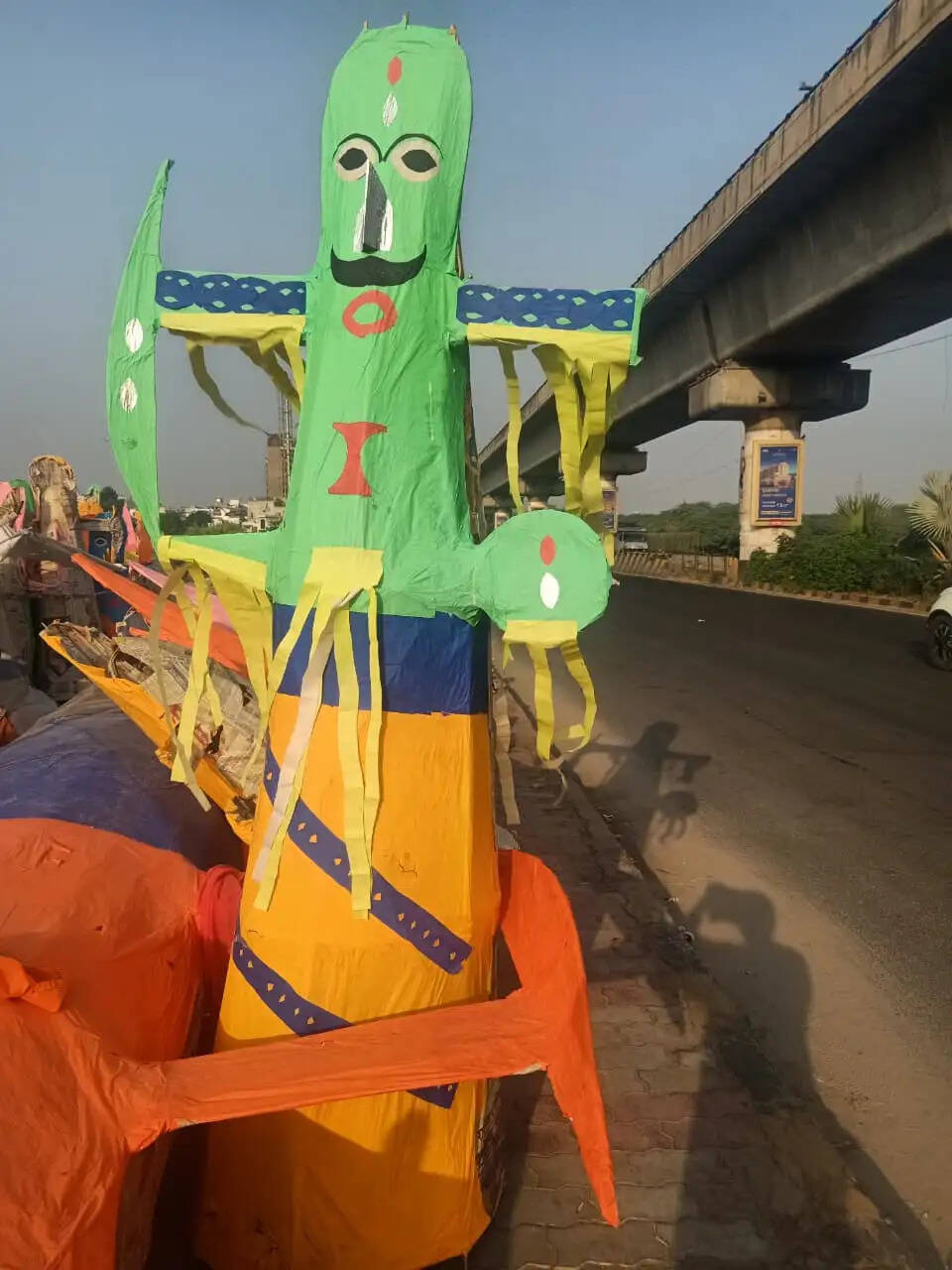 जयपुर की सड़कों पर सजा रावण बाजार: महंगाई से दोगुनी हुई पुतलों की कीमत