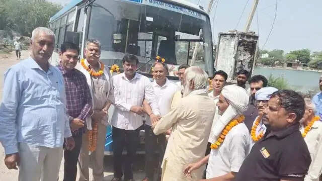 फरीदाबाद : ग्रामीण इलाकों में 36 साल बाद लौटी बस सेवा, लोगों को मिली राहत