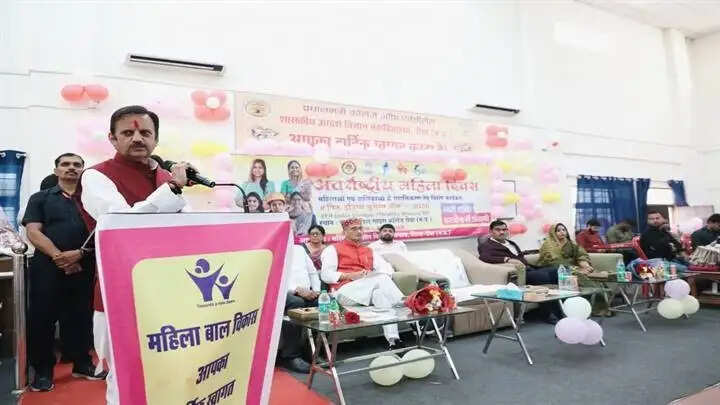 जहां नारियों की पूजा होती है वहां देवताओं का वास होता है - उप मुख्यमंत्री शुक्ल