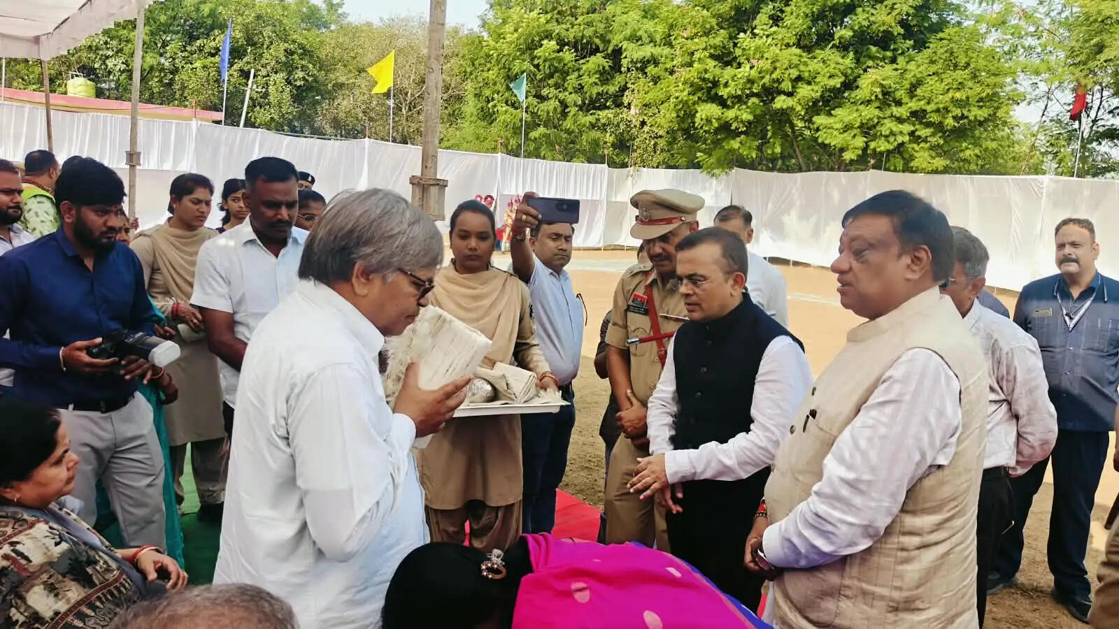 जांजगीर में 154 शहीद पुलिस जवानों को दी गई श्रद्धांजलि, नाै बलिदान परिवारों का हुआ सम्मान
