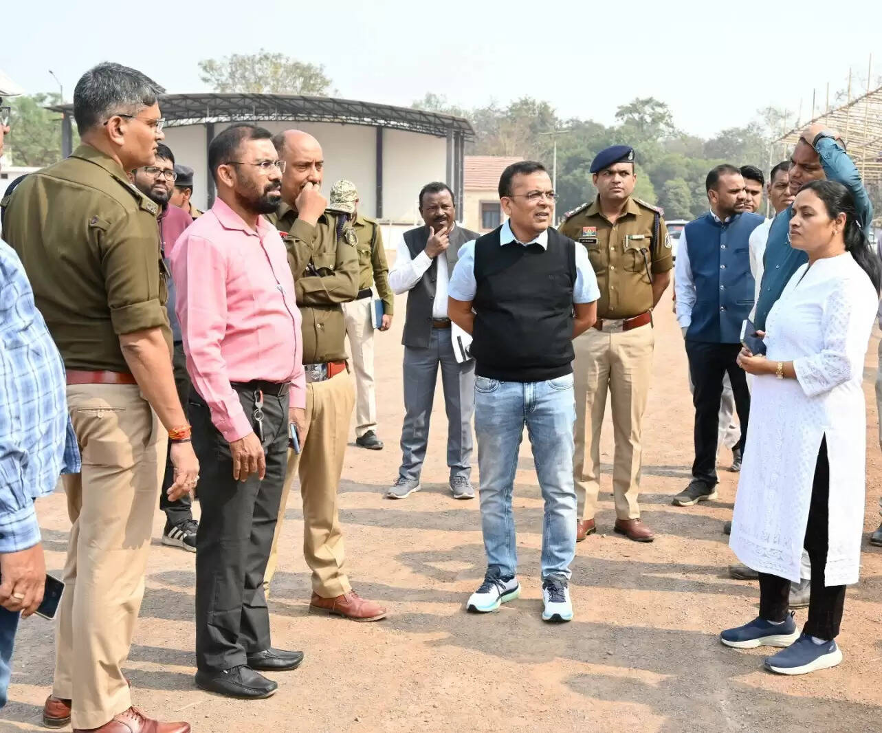 गणतंत्र दिवस समारोह की तैयारियों का कलेक्टर और एसपी ने लिया जायजा, शासकीय हाईस्कूल मैदान में होगा आयोजन