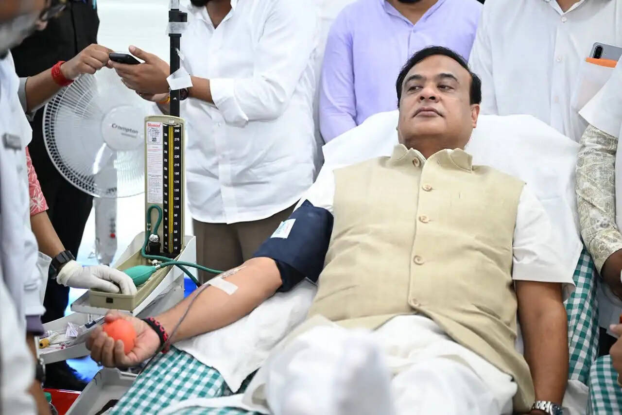 राष्ट्रीय स्वैच्छिक रक्तदान दिवस पर मुख्यमंत्री ने लोगों से रक्तदान की अपील की