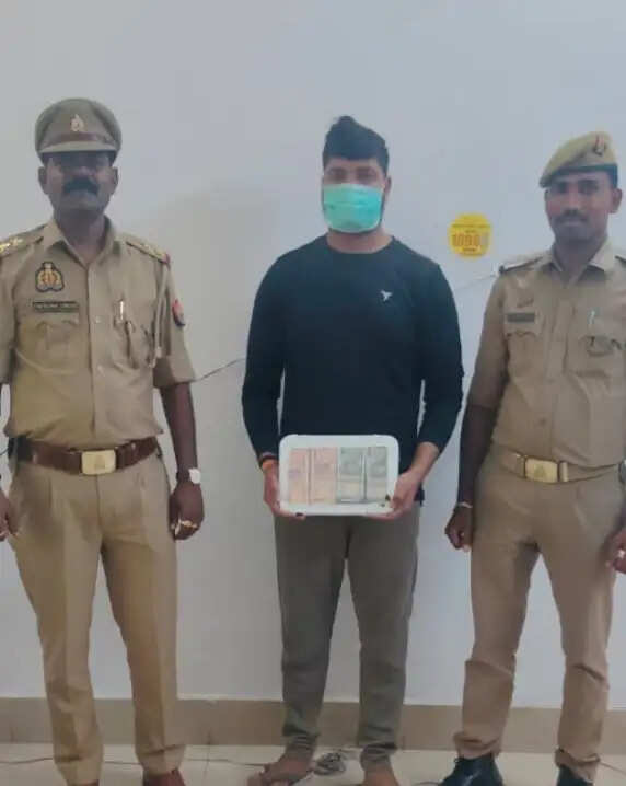 लखनऊ : क्राइम ब्रांच ने 50 हजार के इनामी आरोपित को गिरफ्तार किया