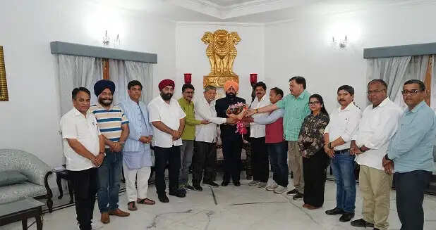 कांग्रेस प्रतिनिधिमंडल ने राज्यपाल से की भेंट, कानून व्यवस्था और नर्सिंग अभ्यर्थियों के मुद्दे को लेकर सौंपा ज्ञापन