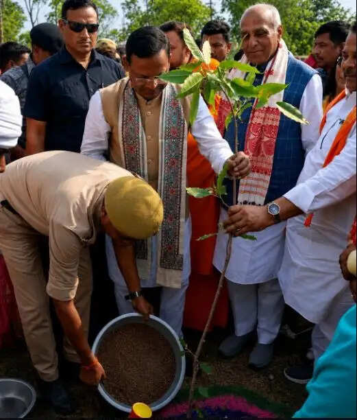 भाजपा कार्यकर्ताओं ने प्रदेश के सभी मंडलों में किया पौधरोपण