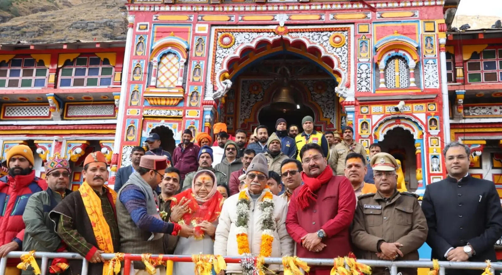 शपथ के बाद पहली बार बदरी विशाल के दर्शन को पहुंचे राज्यपाल