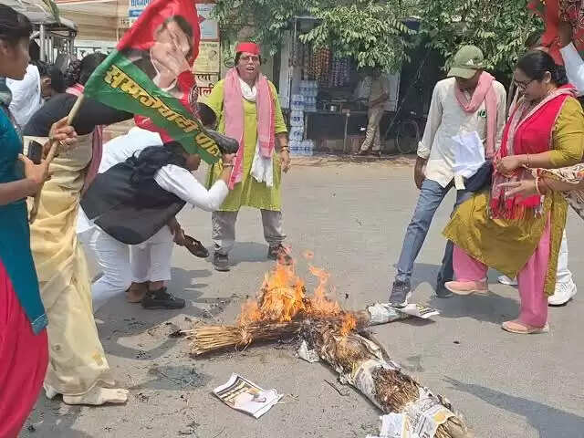 मुर्शिदाबाद में हालात सामान्य, उपद्रव पर राज्यपाल ने प्रदेश सरकार से मांगी रिपोर्ट