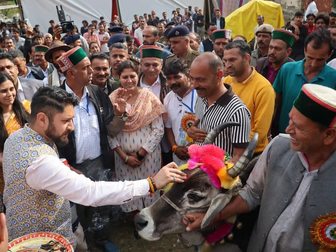 मेले हमारे पहाड़ी प्रदेश की समृद्ध प्राचीन संस्कृति का हिस्सा: अपूर्व देवगन