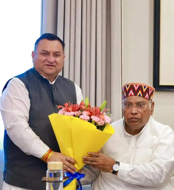 प्रदेश कांग्रेस अध्यक्ष विनय कुमार ने खरगे से की मुलाकात