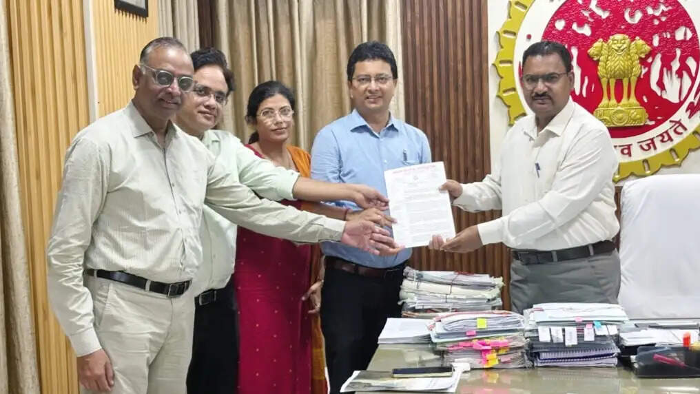 सागरः कोल्ड्रिफ सिरप मामले में आईएमए ने संभागायुक्त को सौंपा ज्ञापन