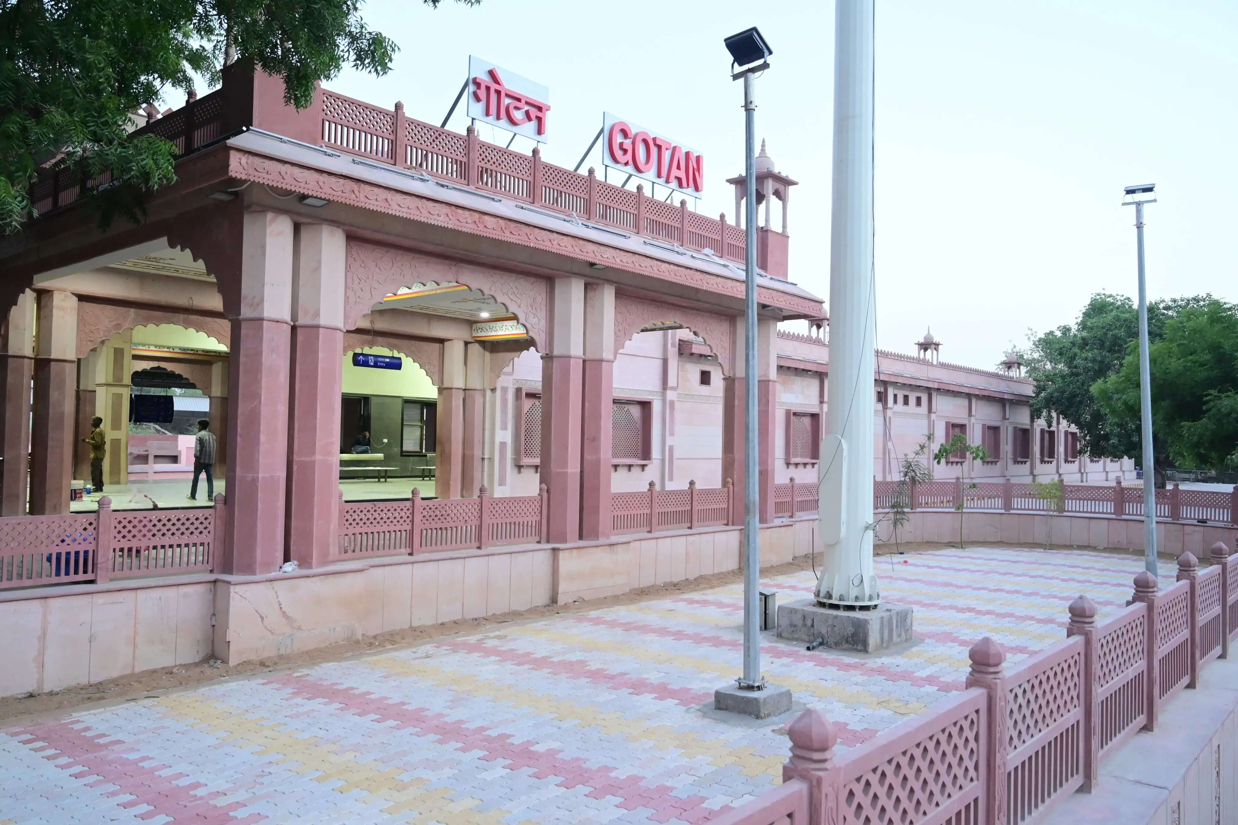 सुविधाओं की नई इबारत लिखता गोटन रेलवे स्टेशन, उद्घाटन को तैयार