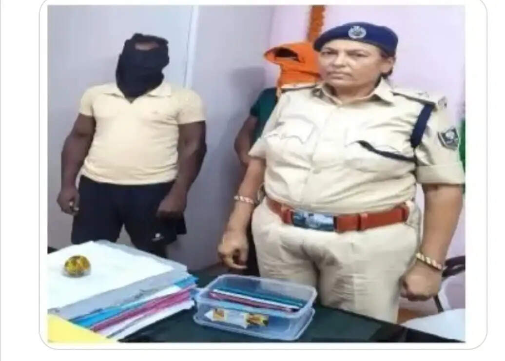 बजाज फाइनेंस एजेंट बन साइबर ठगी करने वाले दो शातिर आरोपी गिरफ्तार