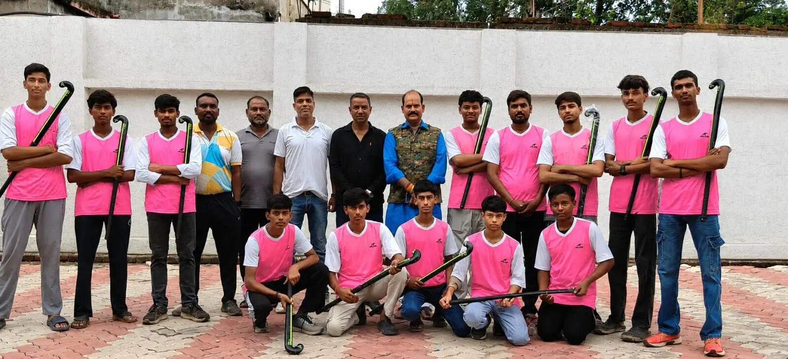राज्य स्तरीय हॉकी प्रतियोगिता के लिए रामगढ़ की टीम जमशेदपुर रवाना
