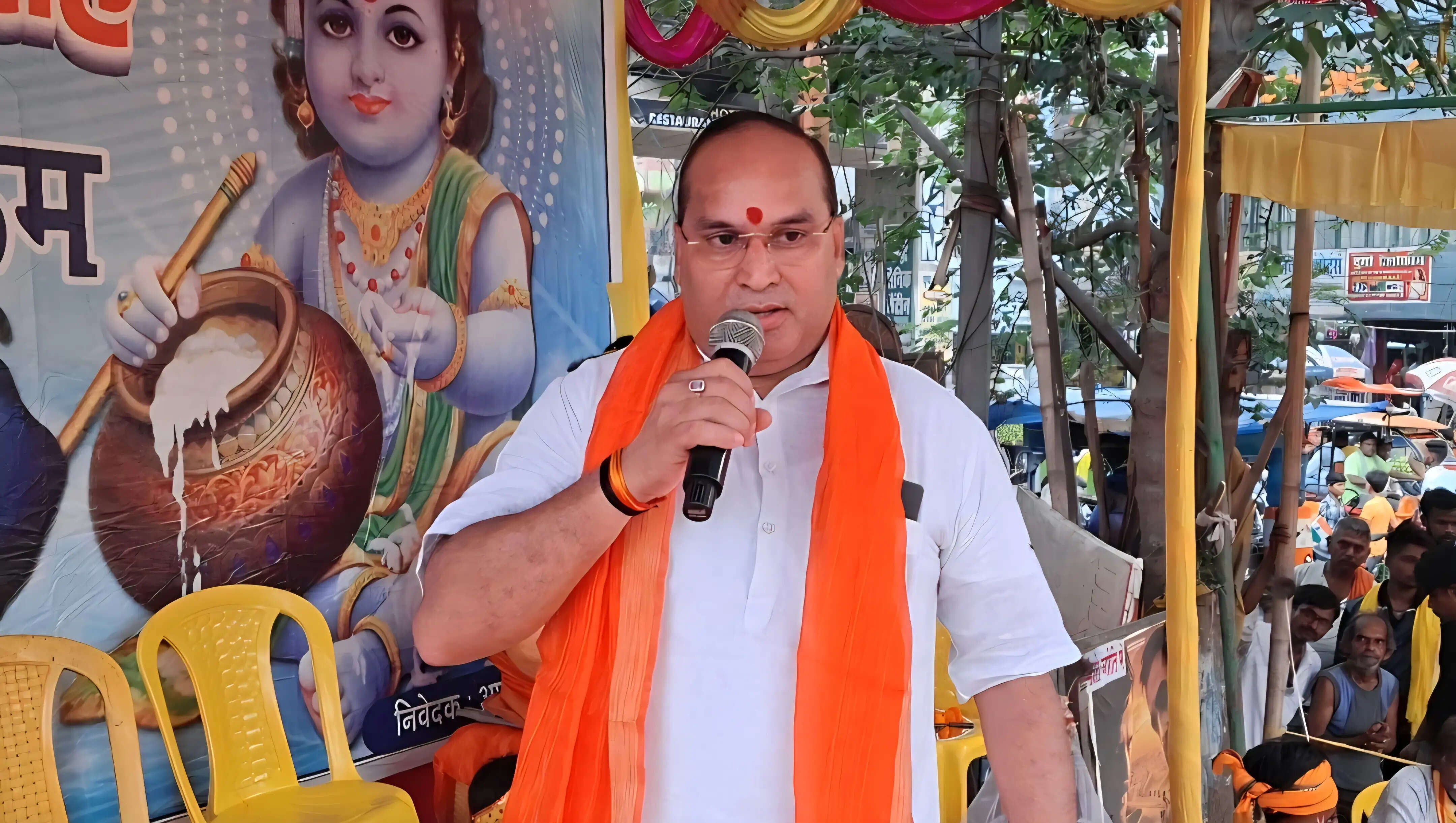 विषमता रूपी मटकी फोड़कर समाज में समरसता की अलख जगाएं: रविशंकर