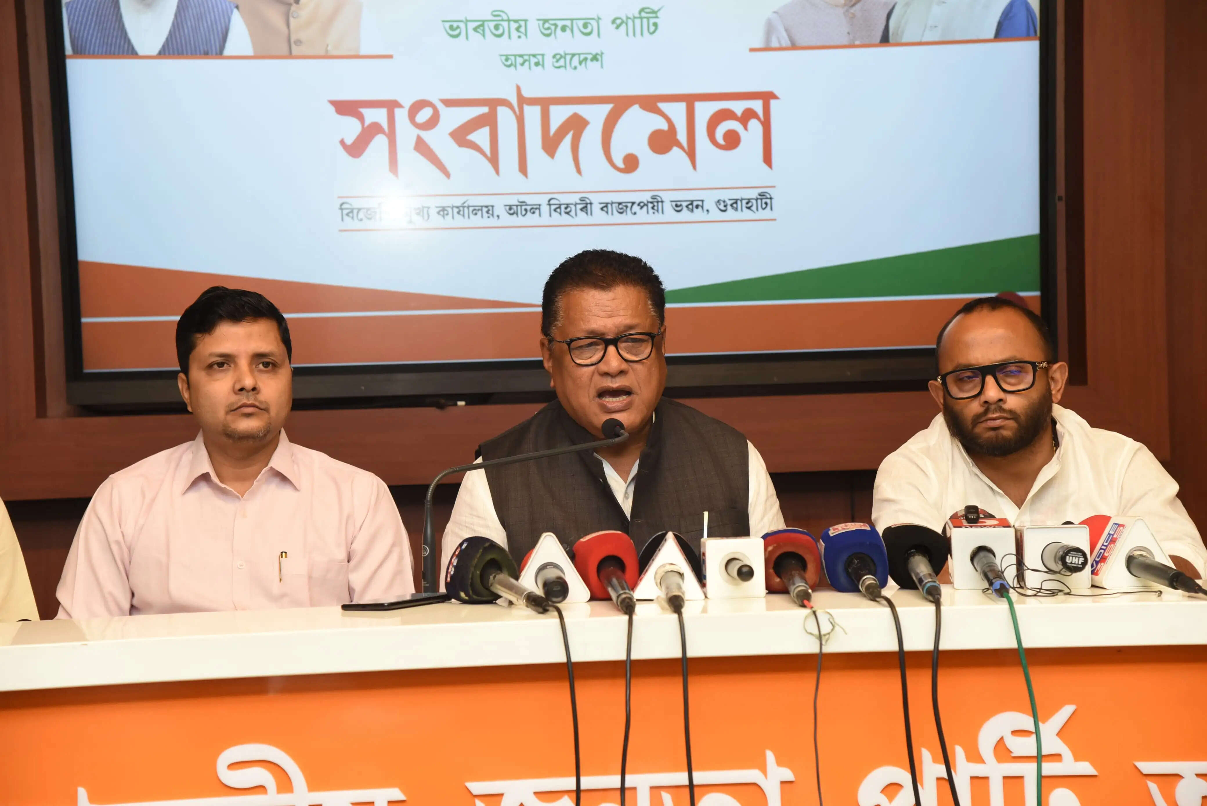 राहुल गांधी नीट पेपर लीक मुद्दे का राजनीतिकरण कर रहे हैं : डॉ. रणोज पेगू