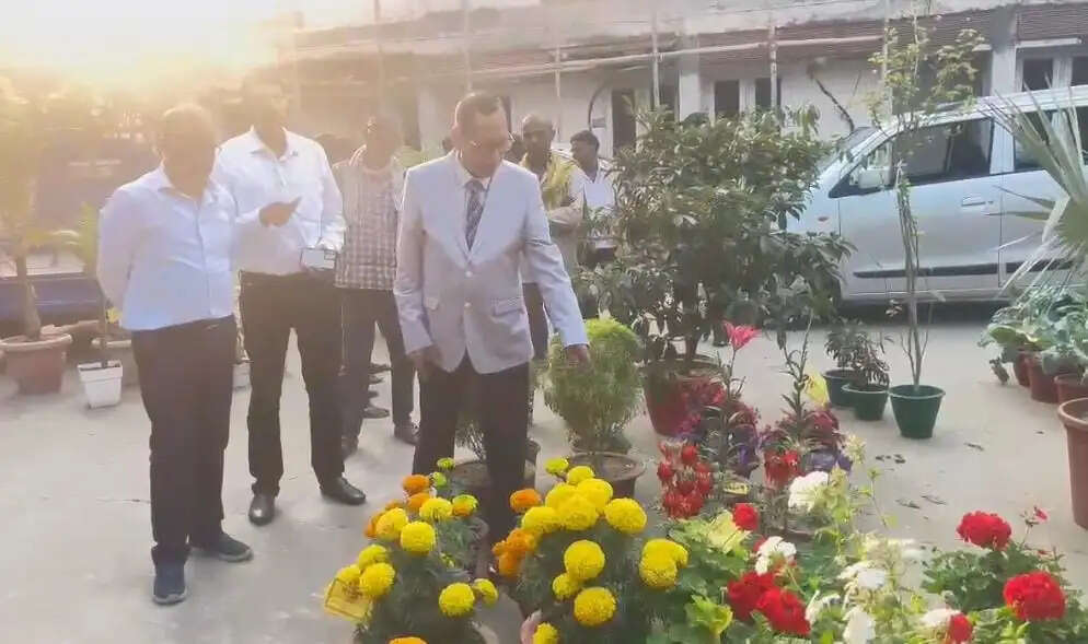 पुष्प मित्र प्रतियोगिता का आयोजन