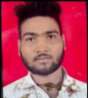 जम्मू कश्मीर के आतंकी हमले में छत्तीसगढ़ के सक्ती जिले के 21 वर्षीय युवक दीपक रात्रे की हत्या से गांव में शोक की लहर