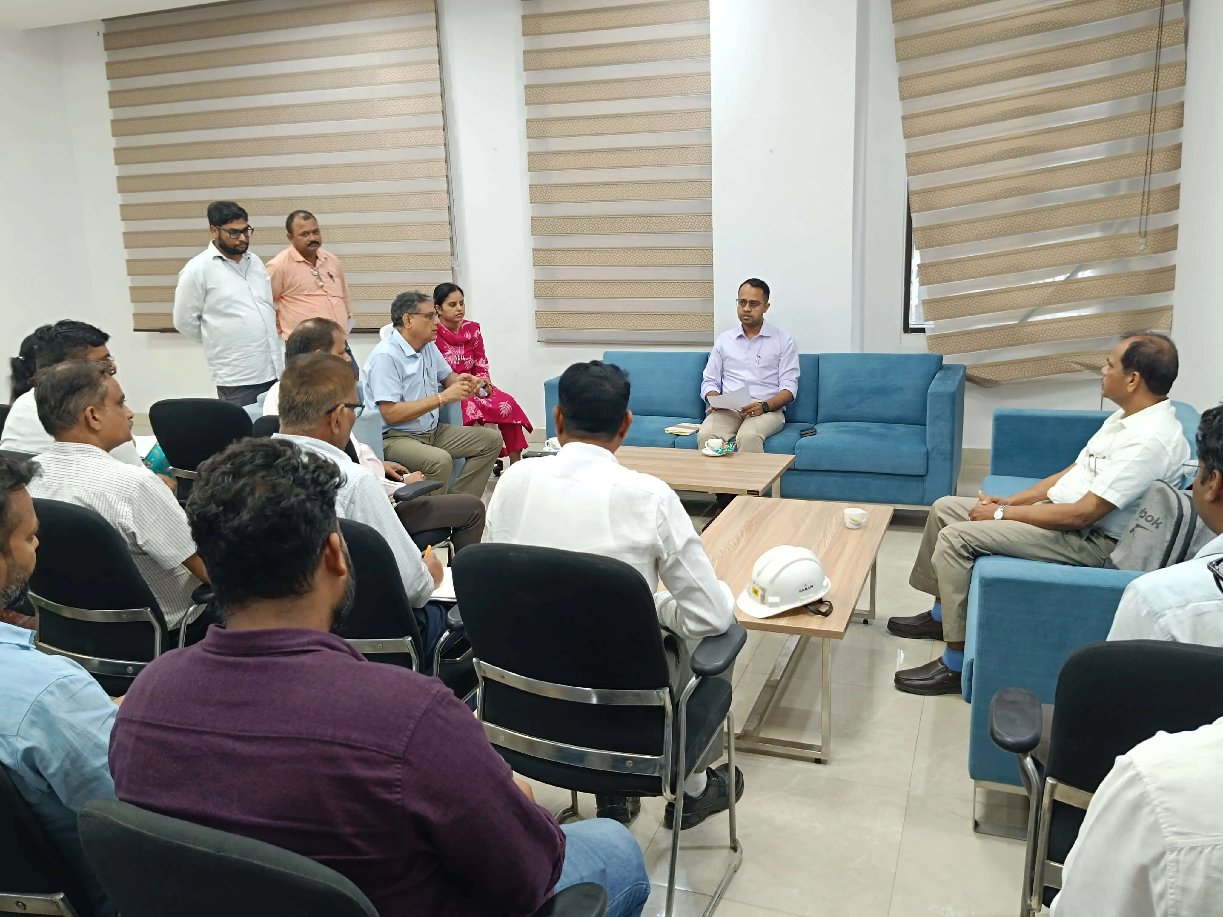 राजकीय चिकित्सा महाविद्यालय एवं अस्पताल को 15 अगस्त तक हैंडओवर करने का जिलाधिकारी ने एजेंसी दिया निर्देश