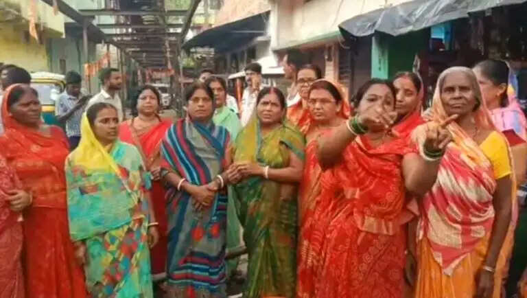 कुल्टी में जल संकट गहराया, 12 नंबर लोको लाइन में छह दिन से नल सूखे