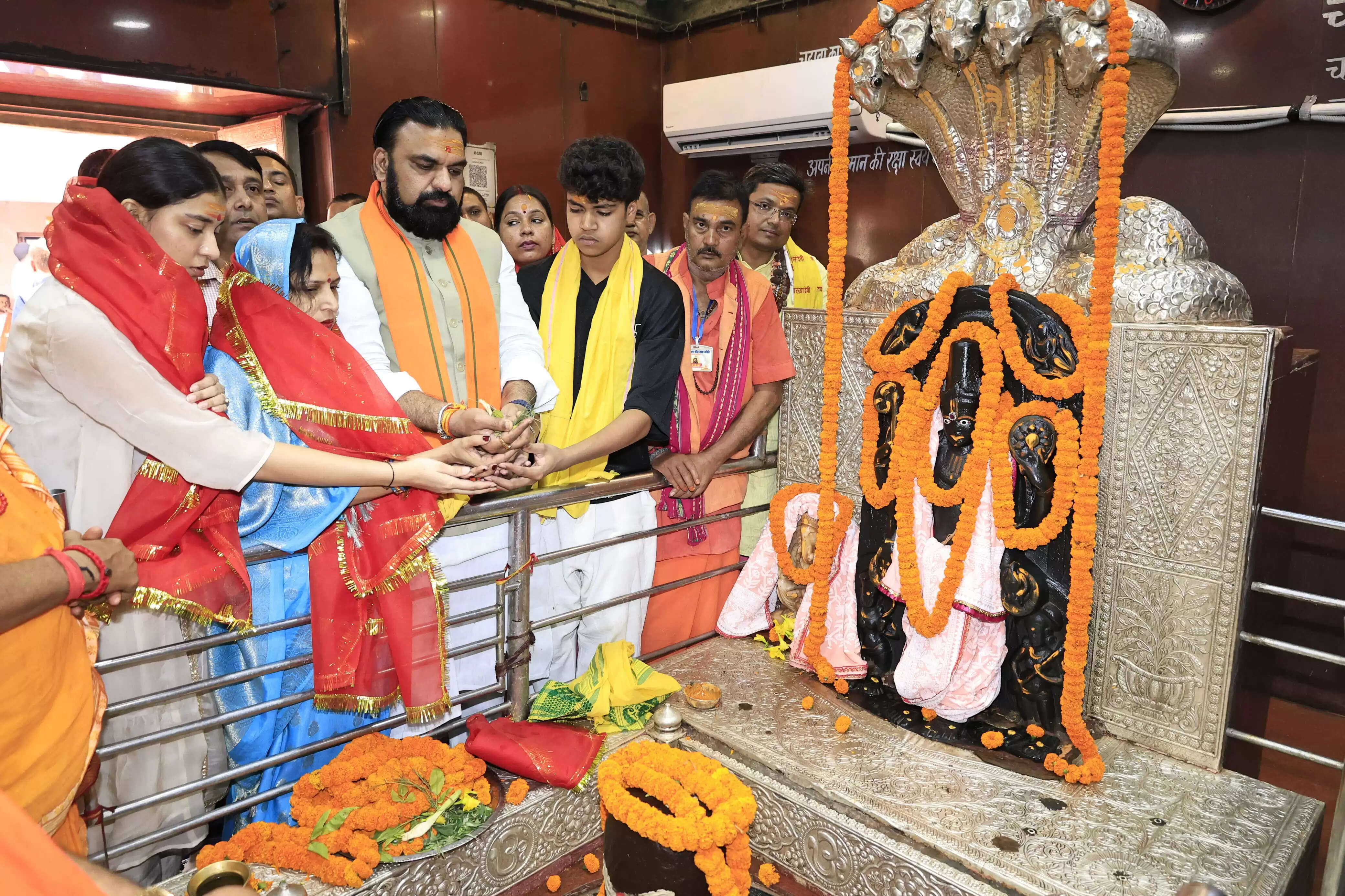 मुख्यमंत्री सम्राट चौधरी ने बाबा हरिहर नाथ मंदिर में की पूजा-अर्चना