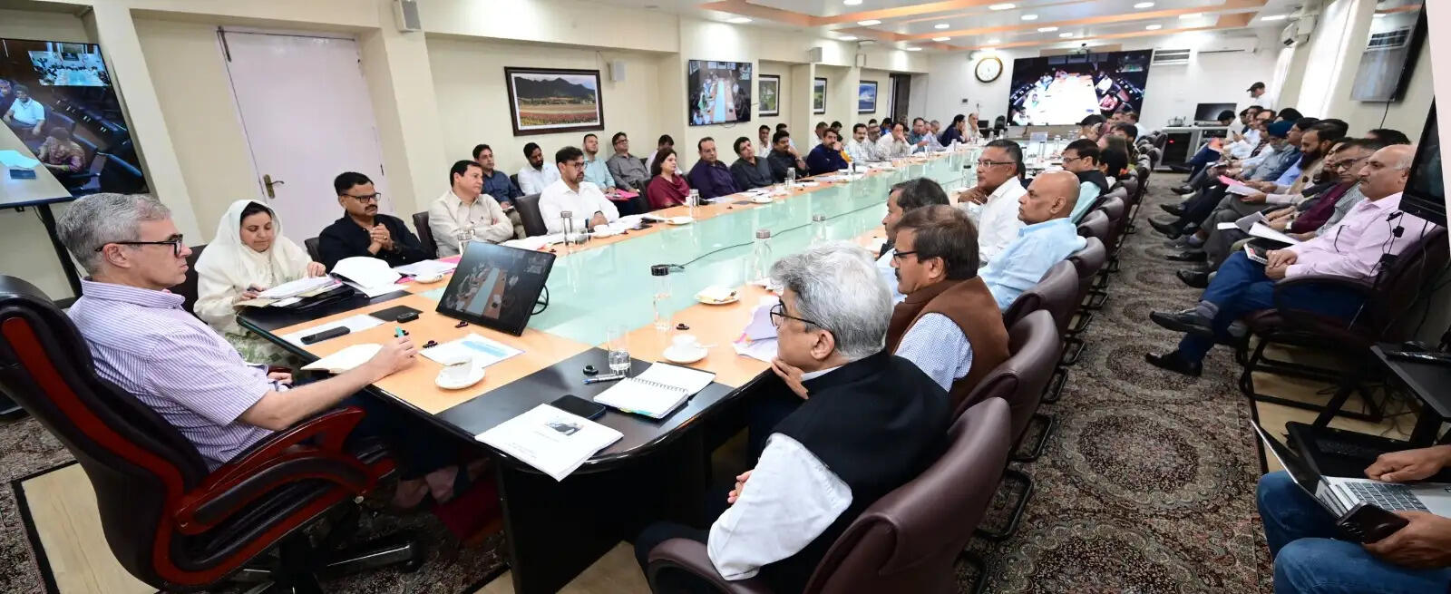 मुख्यमंत्री ने विभागों को पूंजीगत व्यय में तेजी लाने और निधियों के समय पर उपयोग को सुनिश्चित करने के दिए निर्देश