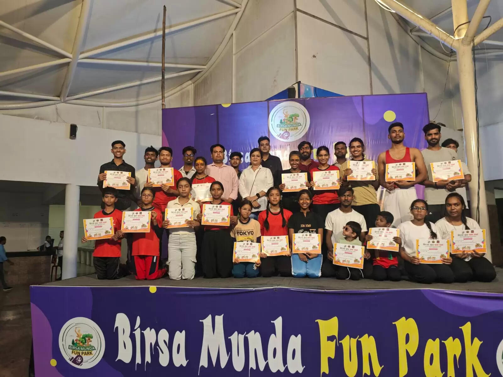 योग के खिलाडियों ने प्रदर्शित किए कई योगाभ्‍यास