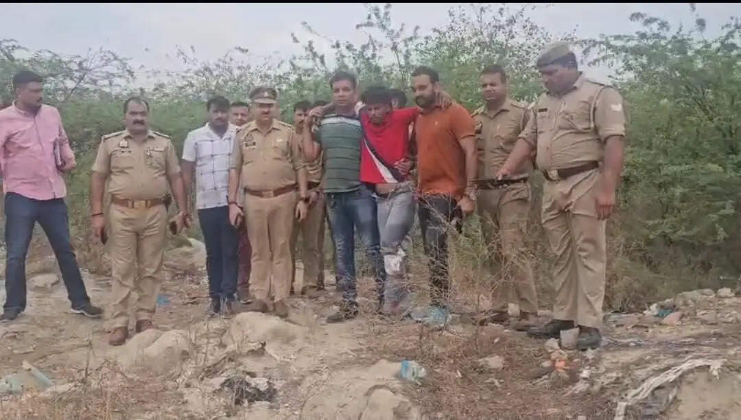 पुलिस मुठभेड़ में शातिर बदमाश गिरफ्तार, पैर में लगी गोली