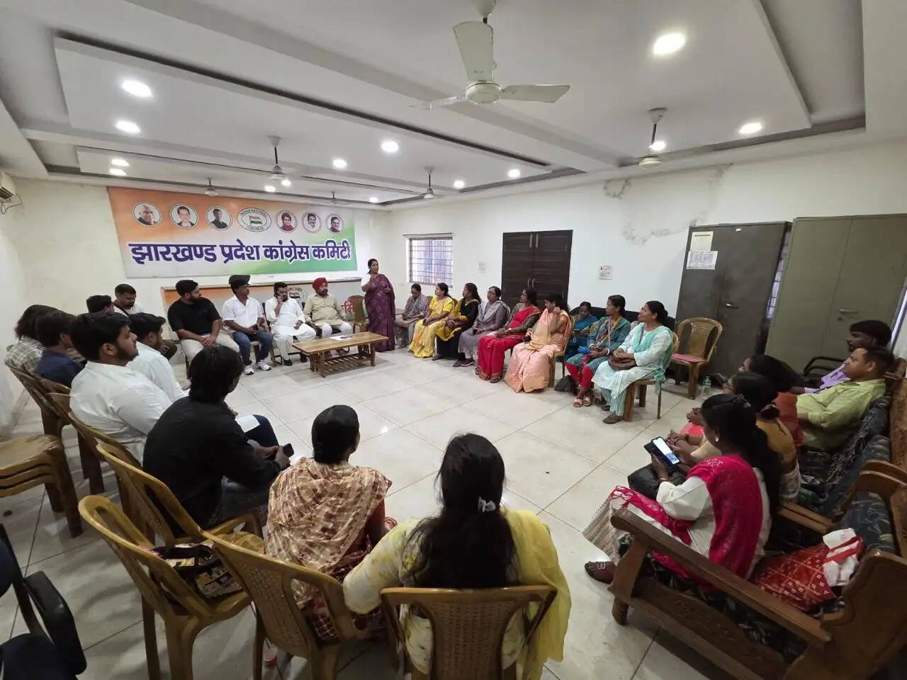 एसआईआर में दावा और आपत्तियों में कार्यकर्ता करें मतदाताओं को बढ-चढ कर सहयोग : मथारू