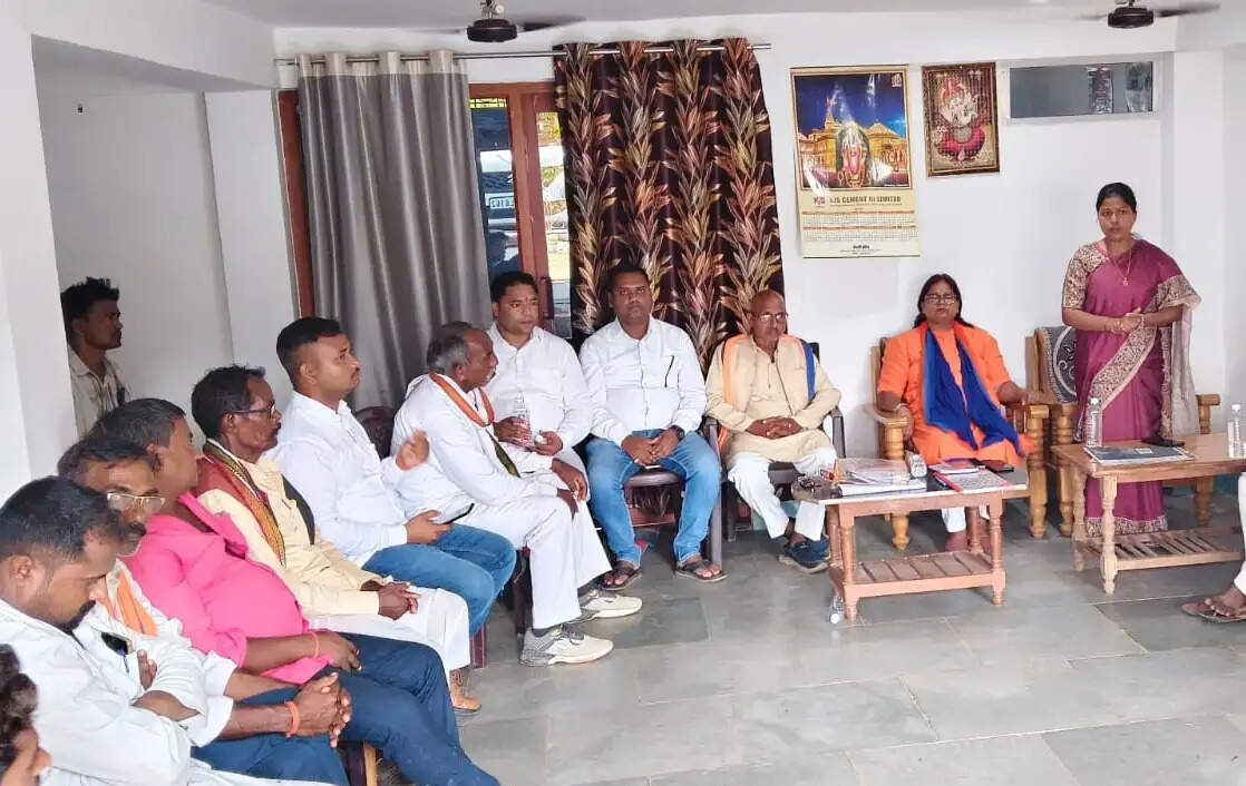 अपना दल (एस) की समीक्षा बैठक में बूथ स्तर तक संगठन मजबूत करने पर जोर