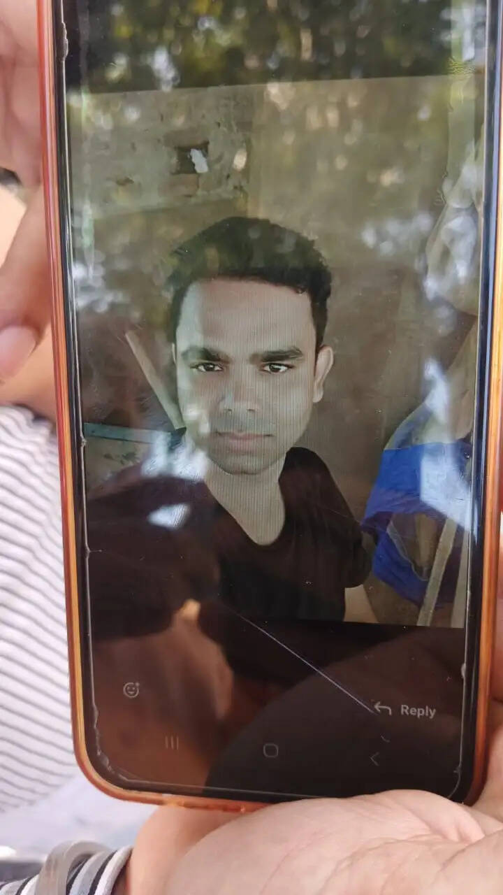 देवरिया में रास्ते के विवाद ने लिया खूनी रूप, युवक की चाकू से हत्या, चार घायल