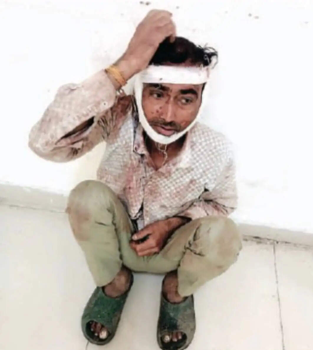 उज्जैन के नृसिंह घाट पर वृंदावन के व्यक्ति से मारपीट कर मोबाइल-पर्स लूट ले गए बदमाश