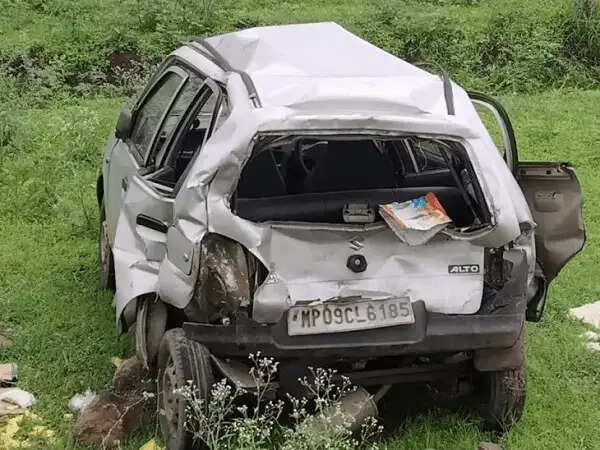बैतूल-इंदौर मार्ग पर ट्रक ने कार को पीछे से मारी टक्कर,&nbsp;किसान की&nbsp;मौत,&nbsp;बेटी और नवजात से मिलकर लौट रहे थे