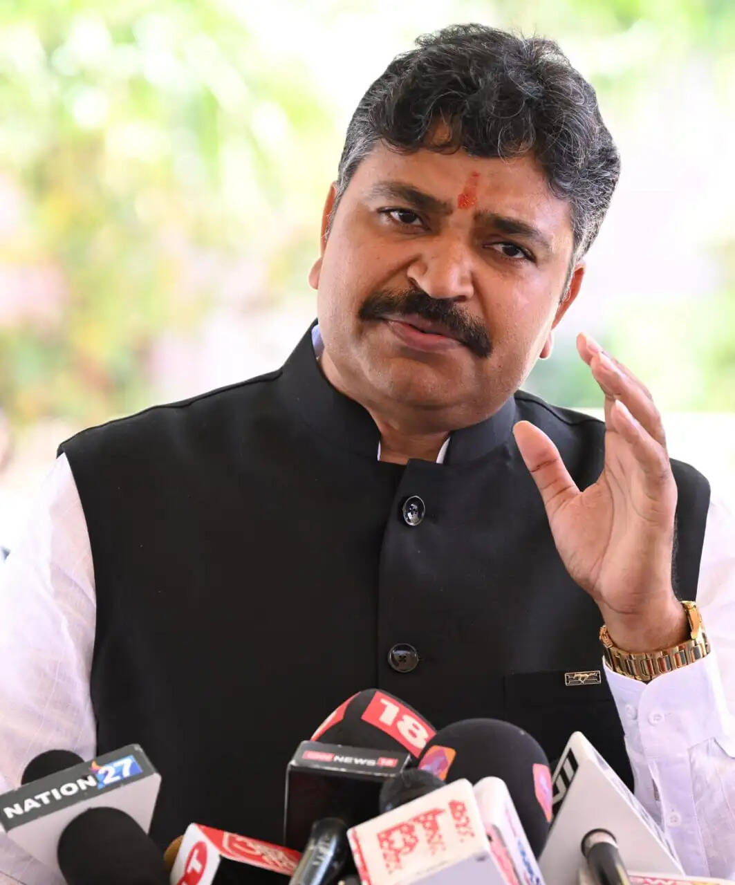 राजस्थान विधानसभा में कांग्रेस का प्रदर्शन, केंद्र-राज्य सरकार पर निशाना