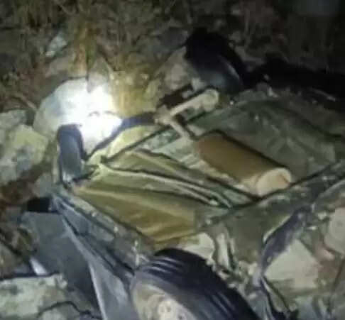 उत्तराखंड : चमोली में कार खाई में गिरी, पांच की मौत