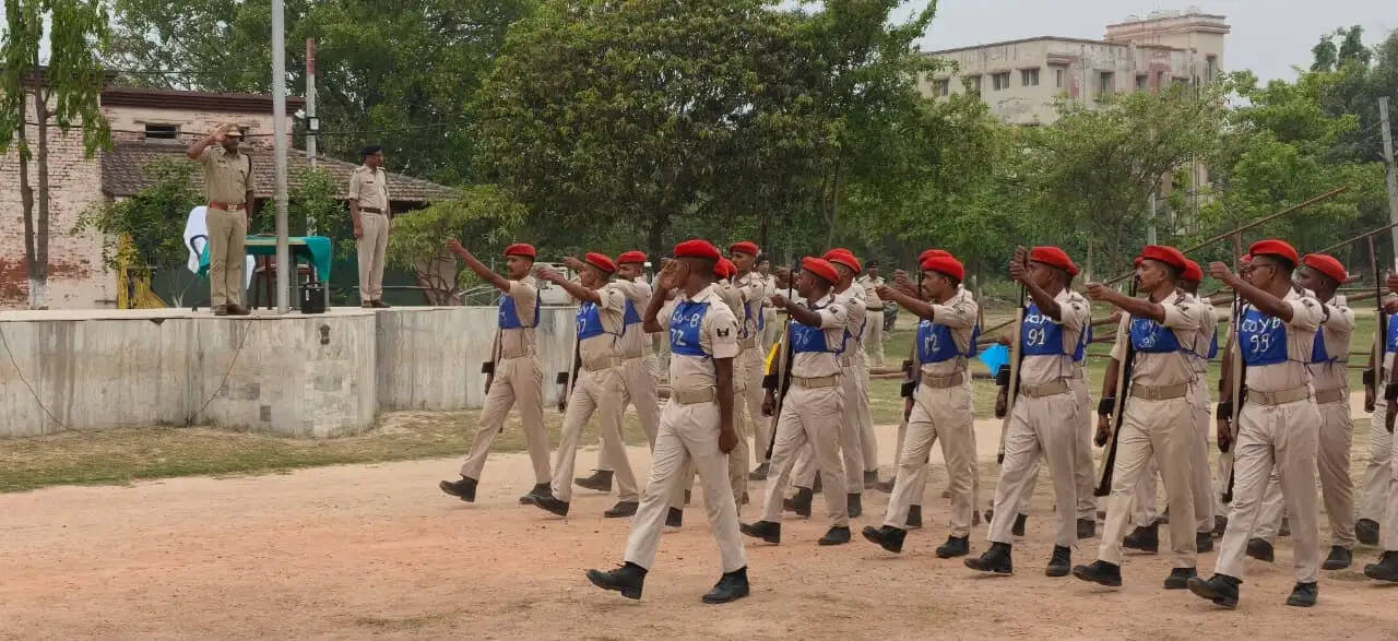 एसएसपी ने किया प्रशिक्षु सिपाहियों के परेड का निरीक्षण