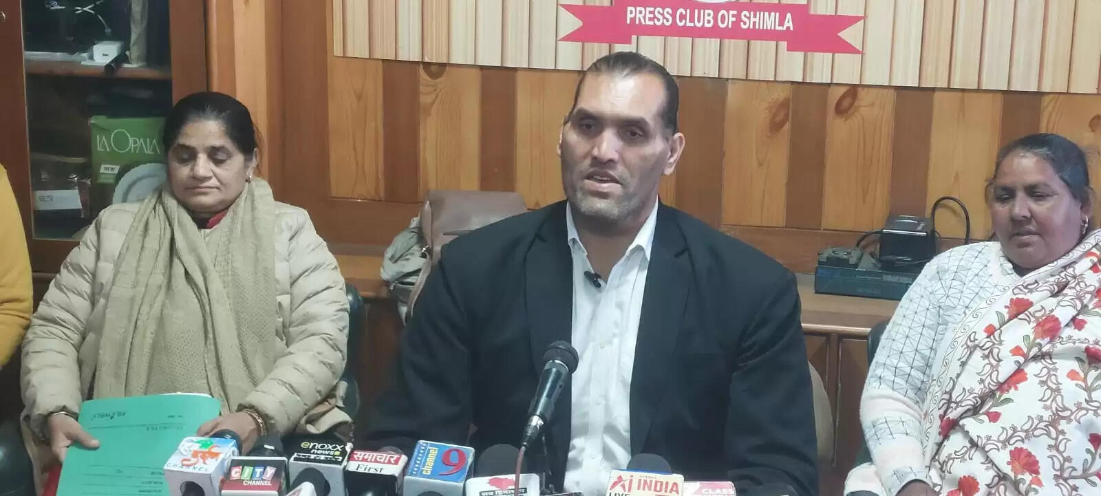 जमीन विवाद मामले में खली ने लगाए कई आरोप, सुक्खू सरकार से की जांच की मांग