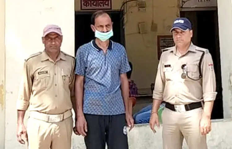 नाबालिग से छेड़छाड़ का आरोपित गिरफ्तार, पोक्सो में मुकदमा दर्ज