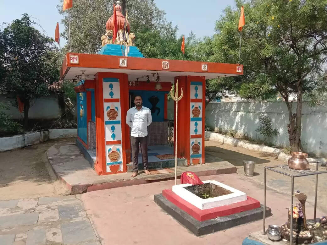 धमतरी : ग्राम रत्नाबांधा में 86 वर्षों से कार्तिक पूर्णिमा पर हो रही मड़ई, दर्शन पूजन के लिए श्रद्धालुओं की उमड़ती है भीड़