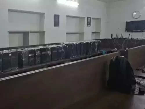 साइबर ठग गिरोह के कॉल सेंटर का पर्दाफाश