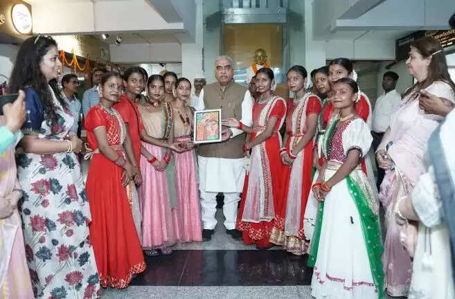 मंत्री राकेश सचान ने कारीगर मेला का किया शुभारम्भ