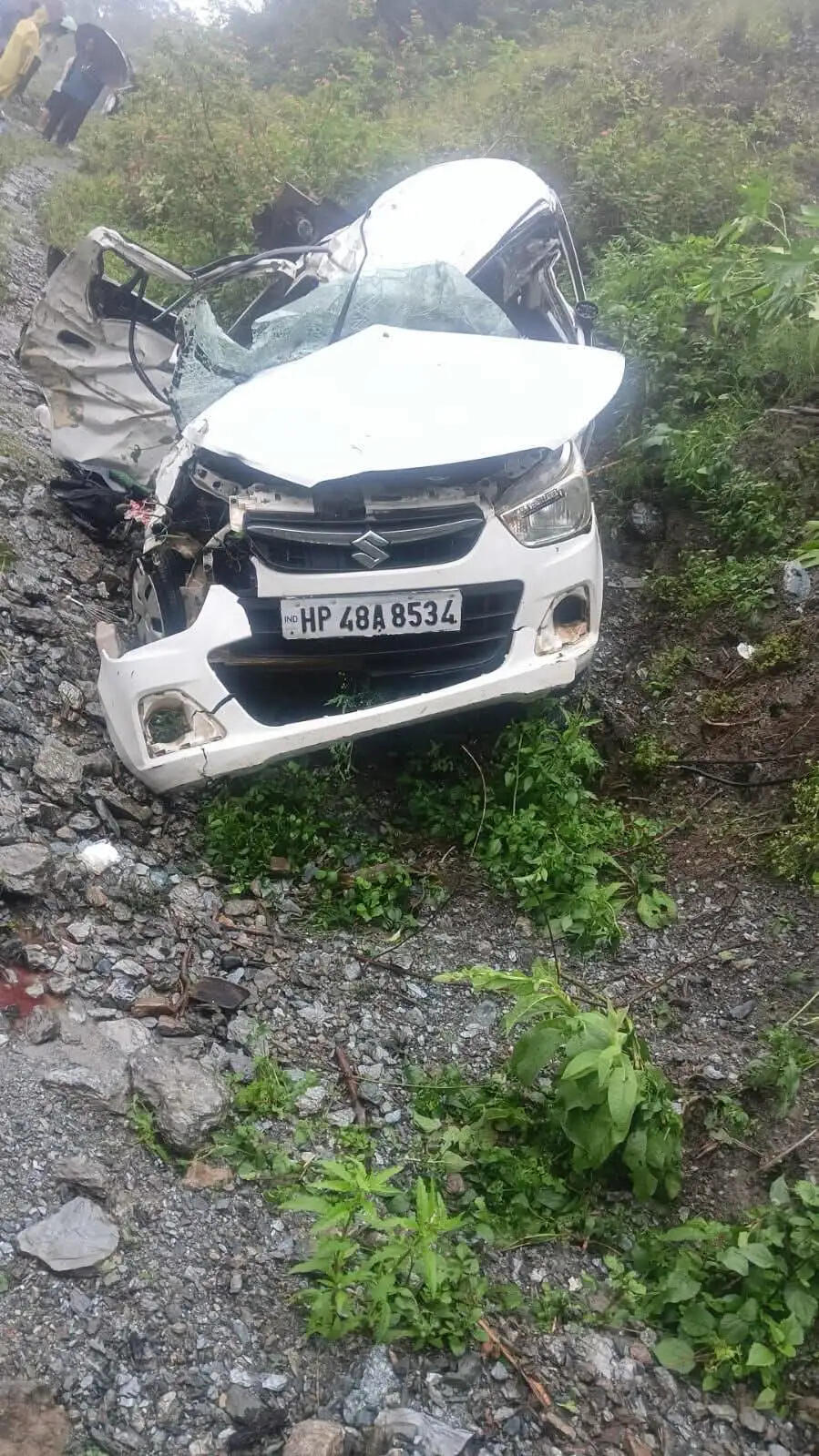 चंबा में मूसलाधार बारिश से तबाही, खाई में गिरी कार से एक परिवार के पांच लोगों की मौत
