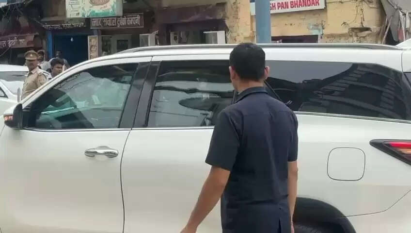 उत्तराखंड के मुख्यमंत्री पुष्कर धामी ने बाबा विश्वनाथ के दरबार में लगाई हाजिरी