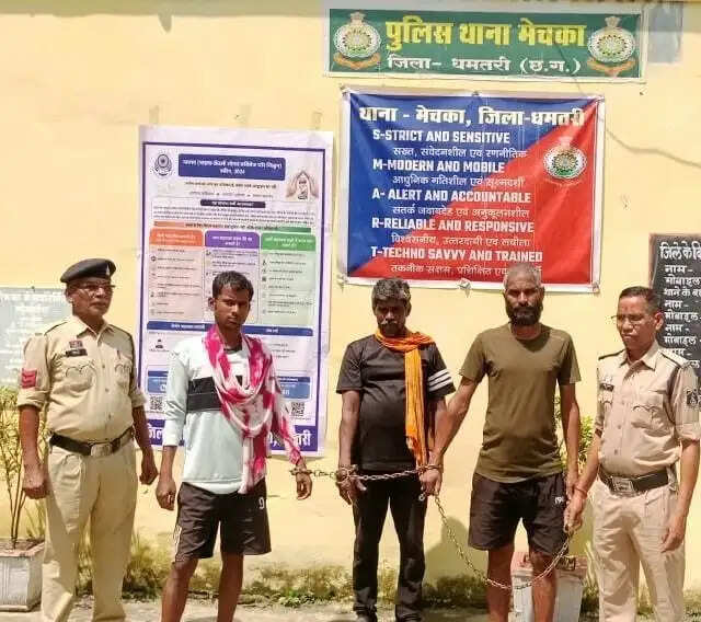 मवेशियों को ओडिशा ले जा रहे तीन तस्कर गिरफ्तार, 32 गोवंश मुक्त