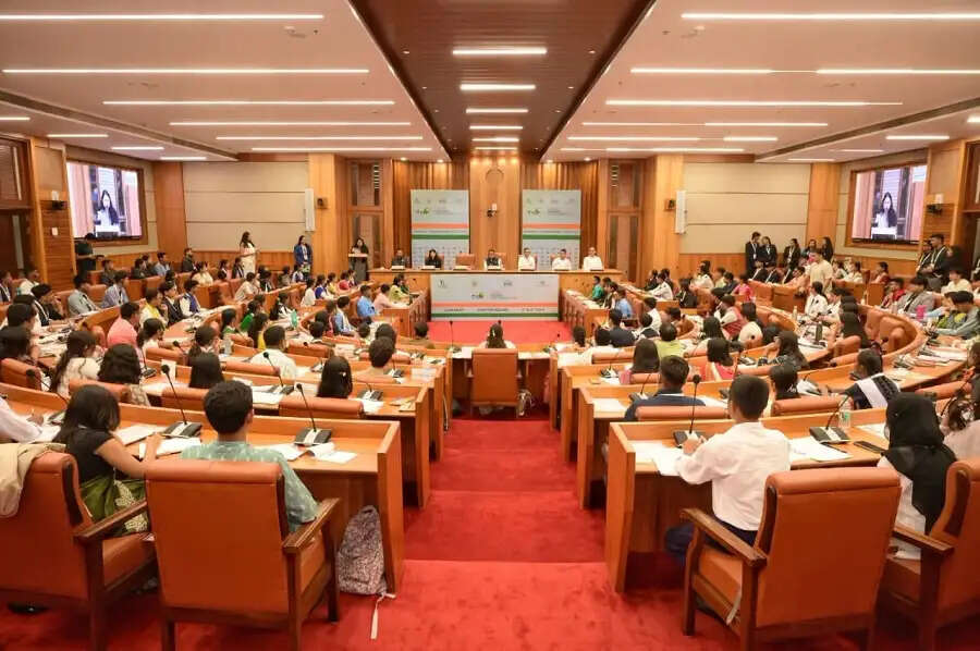 असम विधानसभा सभागार में दो दिवसीय युव भारतीय संसद-2026 गुवाहाटी संस्करण का शुभारंभ