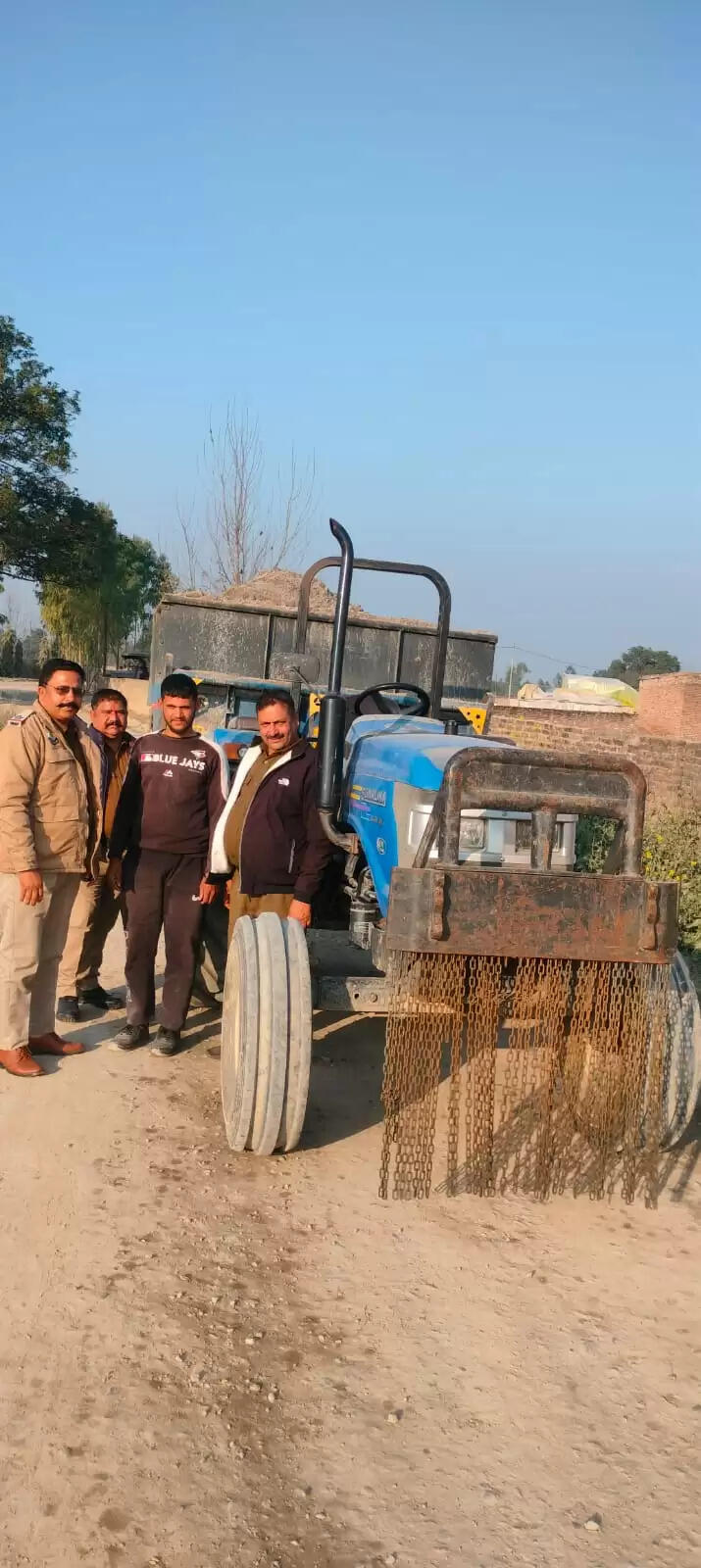 अवैध खनन माफिया के खिलाफ कार्यवाही लगातार जारी, 4 ट्रैक्टर व 1 टिप्पर जब्त