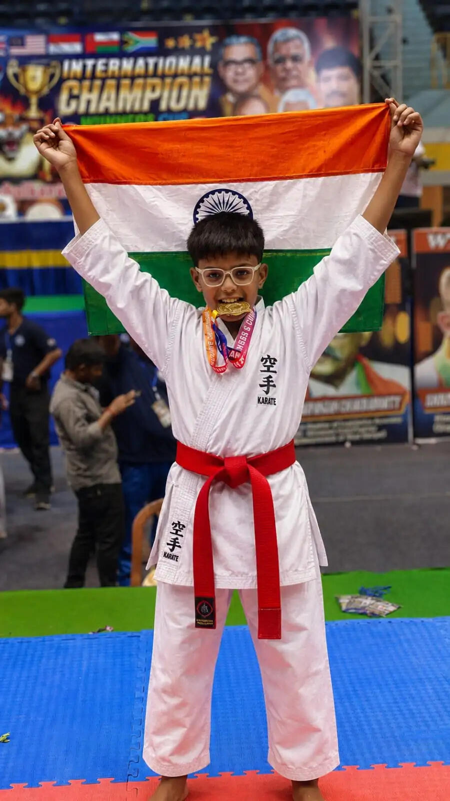 कोलकता में आयोजित कराटे चैंपियनशिप के जूनियर वर्ग में चित्तौड़ के एकांश को गोल्ड मेडल, 13 खिलाड़ियों ने किया कमाल